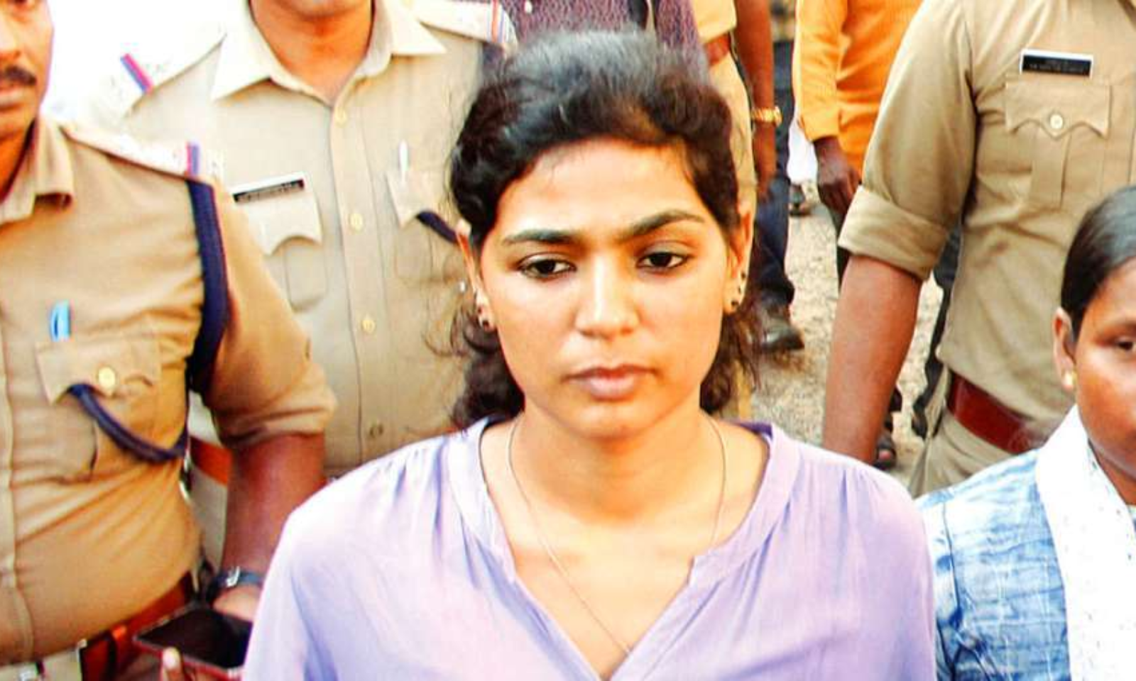 1600px x 960px - Kerala High Court Quashes Case Against Rehana Fathima Over Video Showing  Her Children Painting On Her Semi-Naked Body