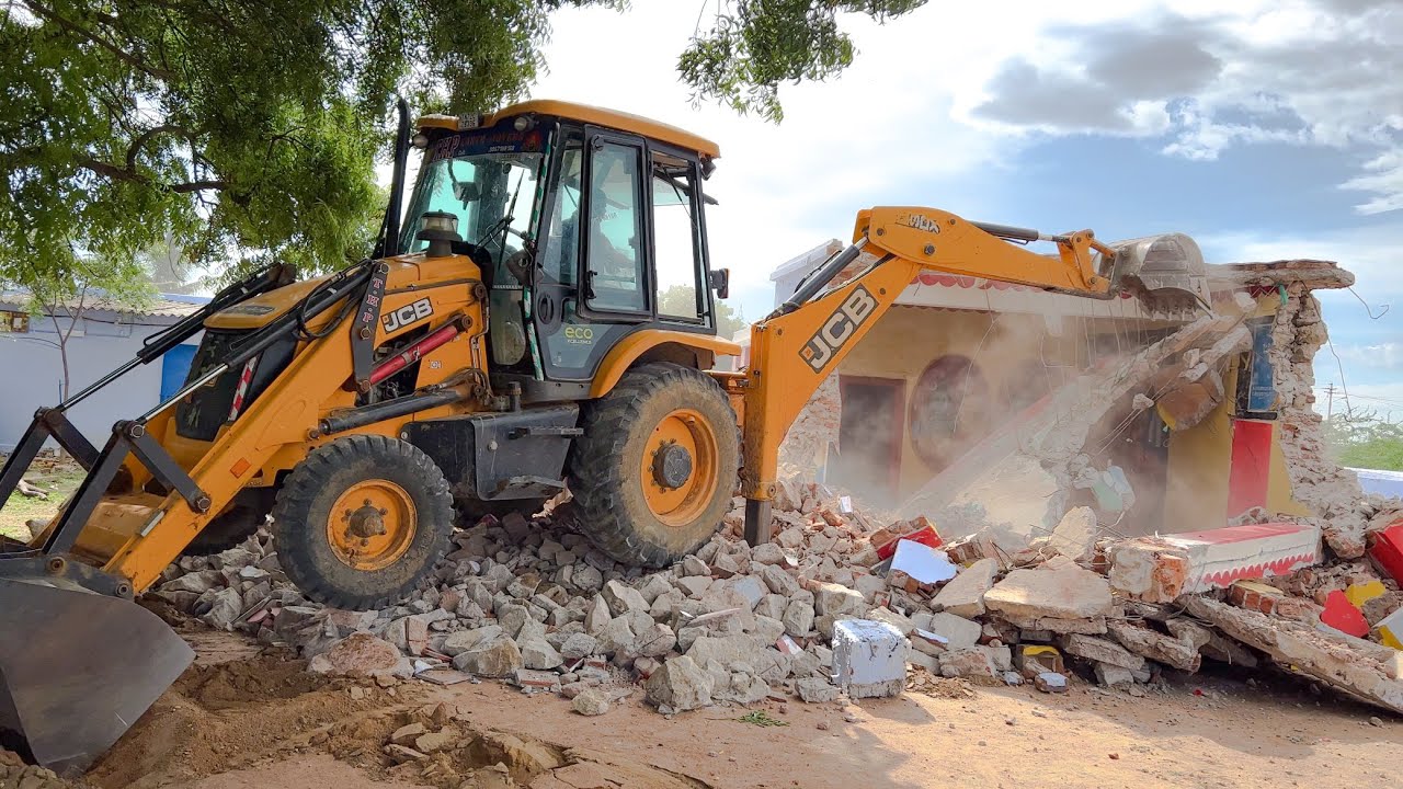 MP High Court Refuses To Quash FIR Against 2 Men Accused Of Hurting Sentiments By Demolishing Shiva Temple Using JCB