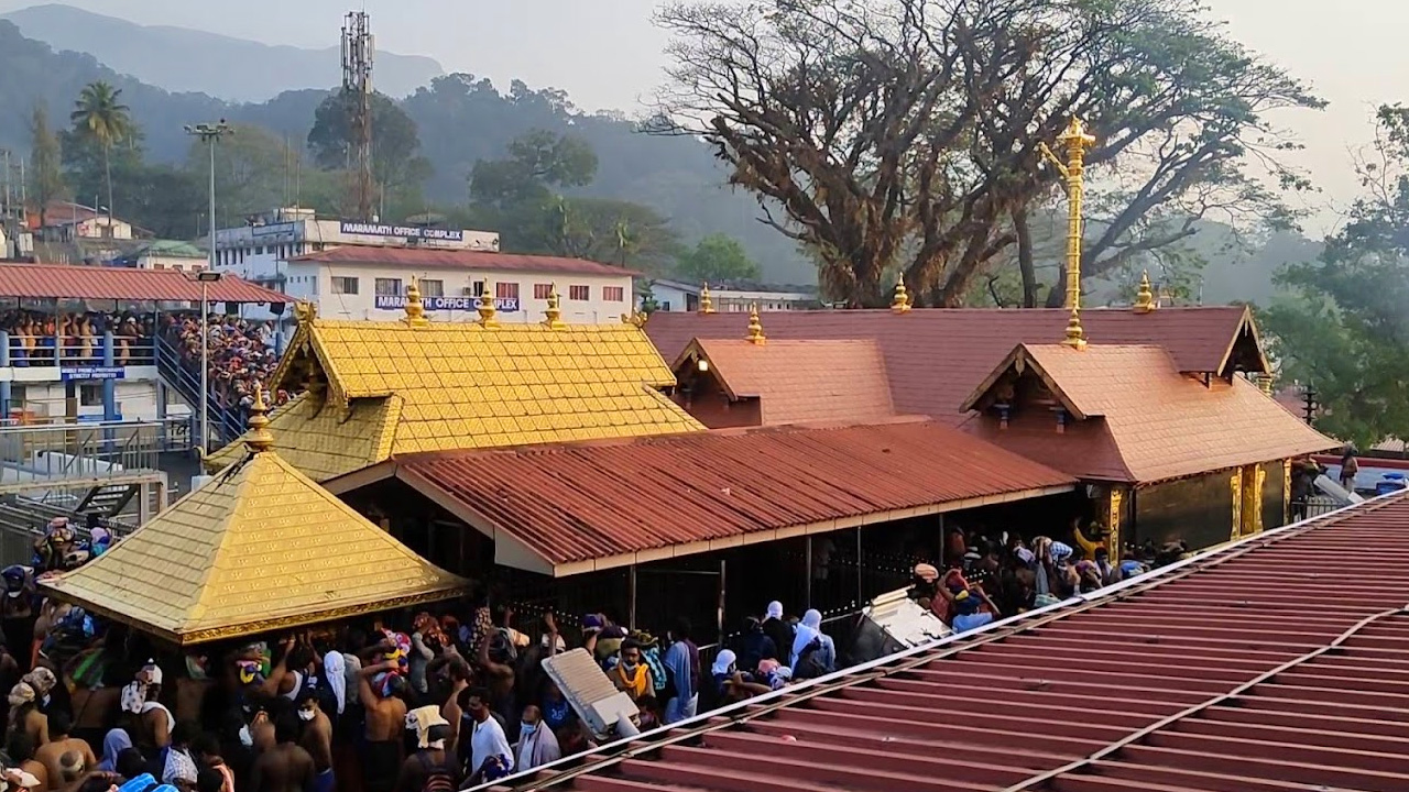 Kerala High Court Issues Directions To Ensure Fairness In Selection Of Melsanthies Of Sabarimala, Malikappuram Temples