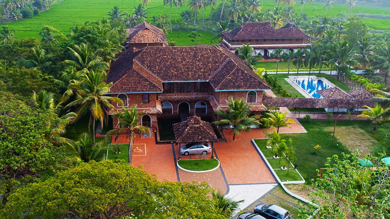 'They Should Be Controlled': Kerala High Court Observes Orally After Woman Sues Resort Over Burn Injuries Allegedly Sustained During Spa