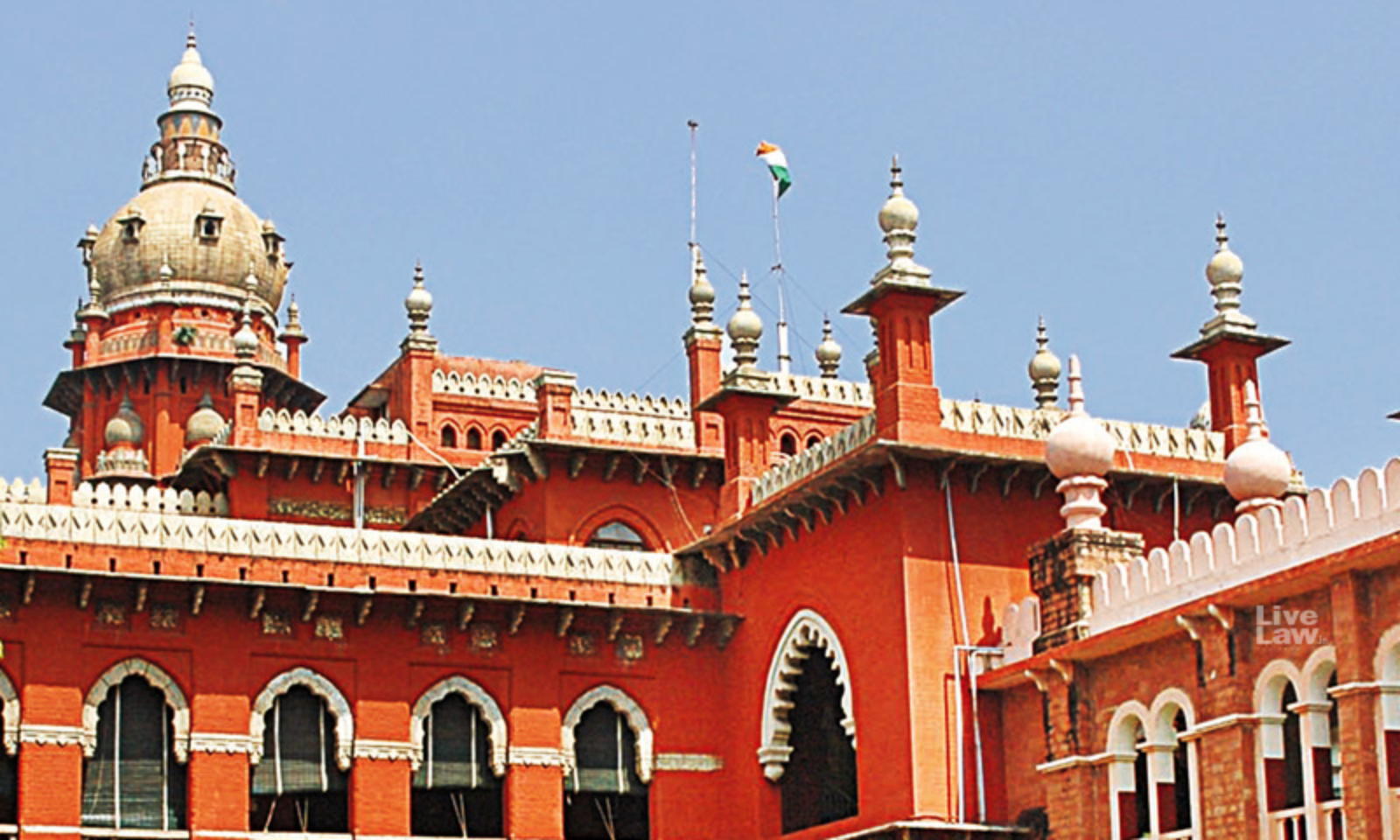 Employees Need To Fulfil Required Years Of Service and Practical Experience as per Rules for Promotion : Madras High Court