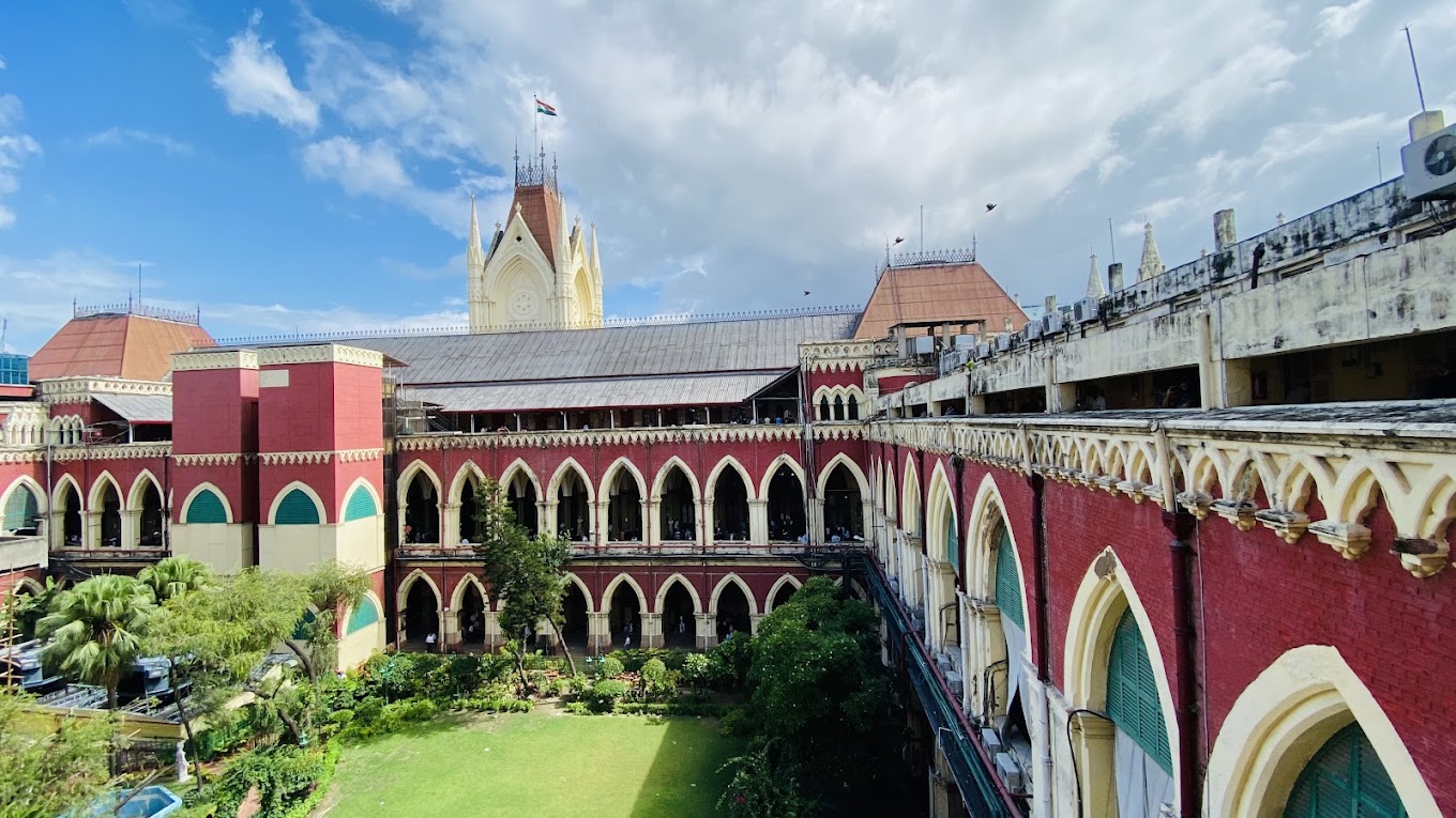 Threshold To Prove Fraud & Corruption In Arbitral Award Is Much Higher Than Merely Criticising Findings Of Arbitrator: Calcutta High Court