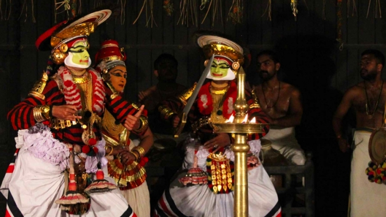 Temple Dance Forms Of 'Kootu', 'Koodiyattam' Are Religious Ritual Ceremony, Performance Cannot Be Altered Without Tantris Consent: Kerala HC