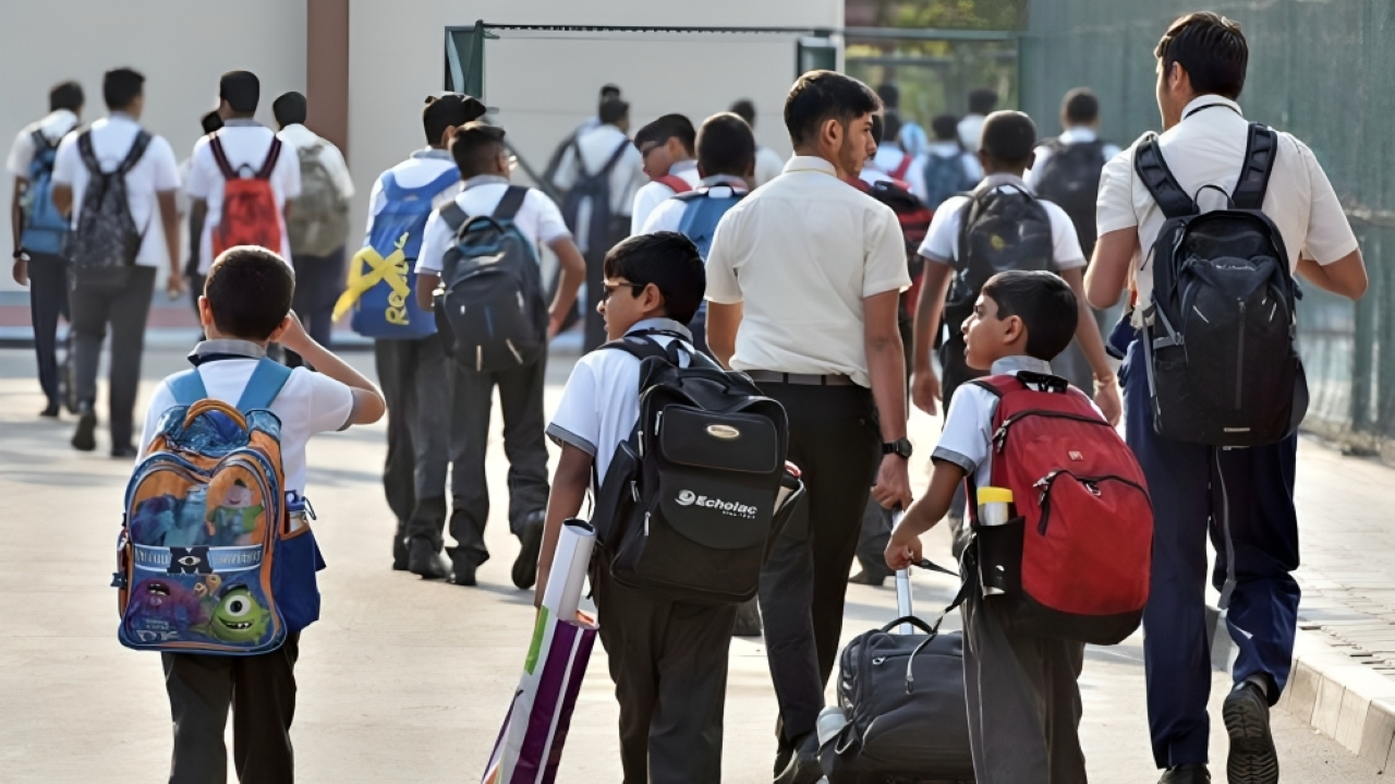 Six-Day School Week | Kerala HC Quashes Decision To Make 25 Saturdays Working Days, Says Adverse Impact On Student's Mental Health Not Considered