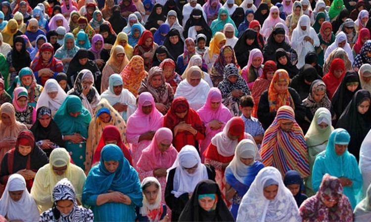 SC Dismisses Hindu Mahasabha s Plea For Allowing Muslim Women s Entry 